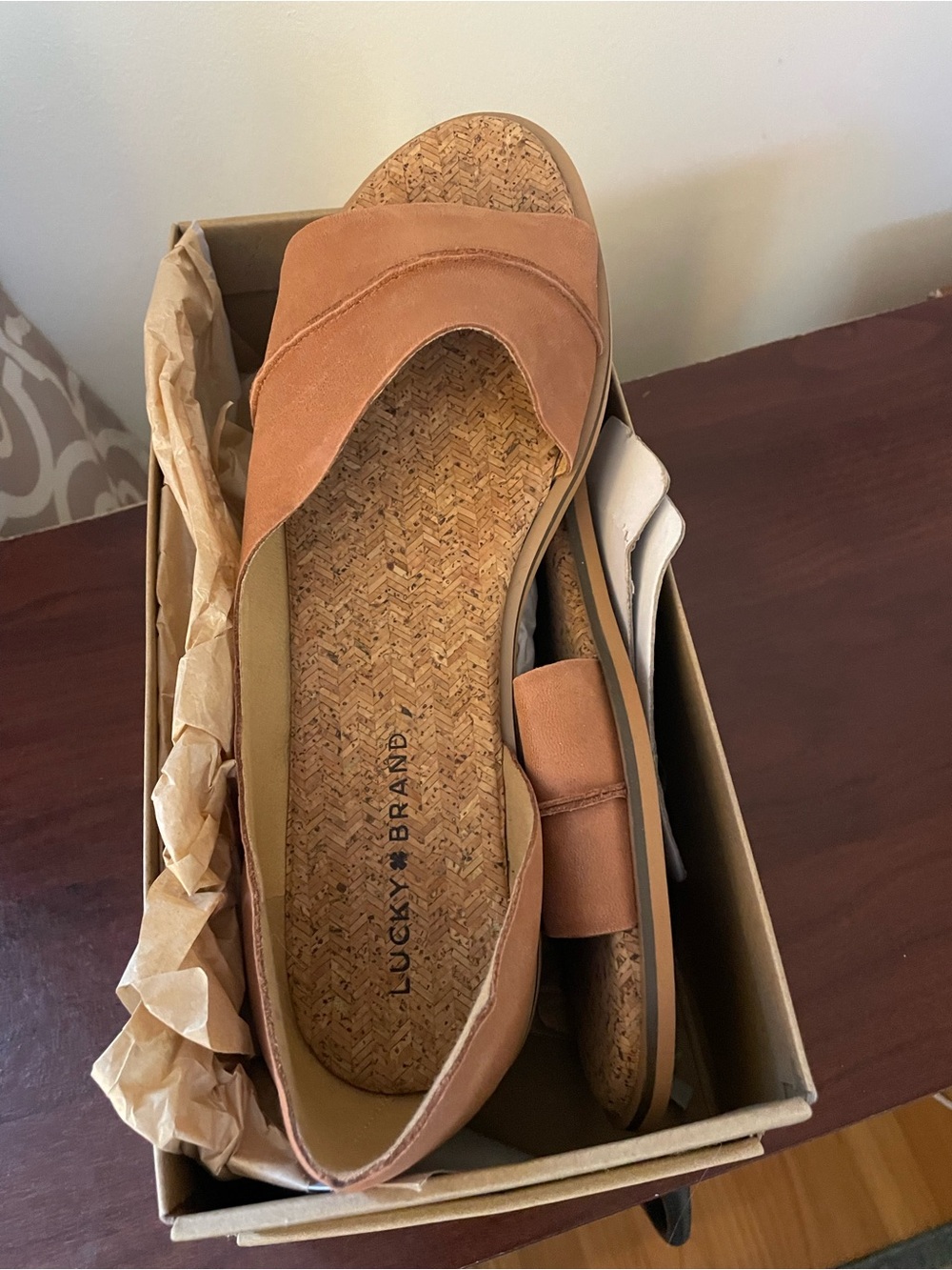 NWT size 10 Lucky Brand Women's Camel Tan Leather and Cork Slide Sandals